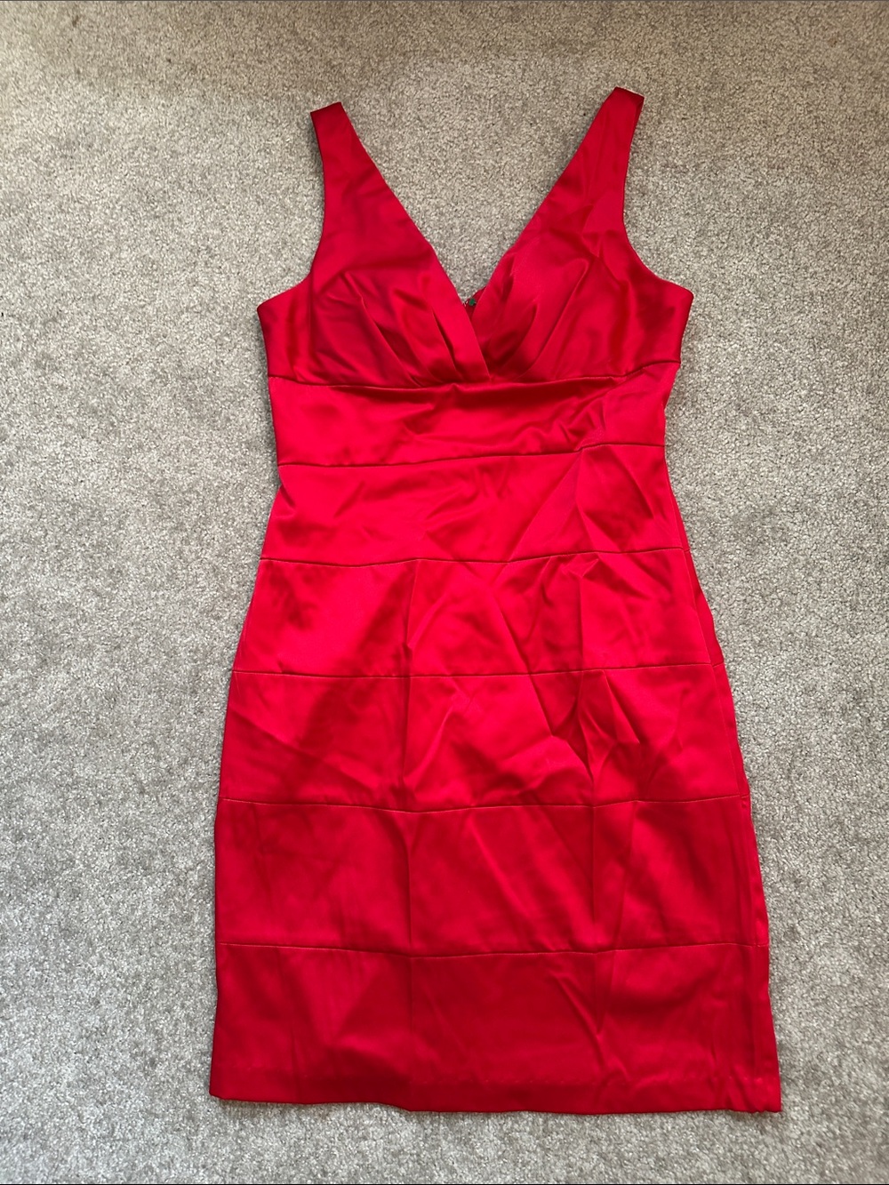 B. Smart Red V-Neck Midi Bodycon Dress